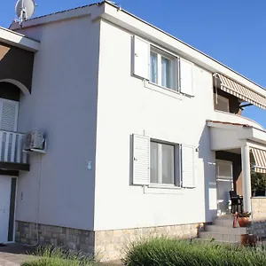 apartments-elvira-zaton-mali.hotelinzadar.com/